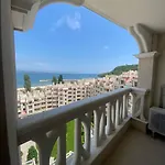 Summertime In South Bay Daire Varna