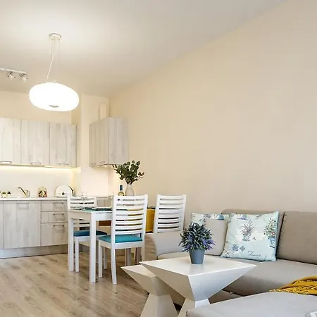 Summertime In South Bay Apartment