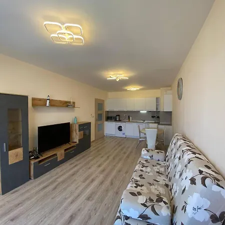 Summertime In South Bay Apartment *