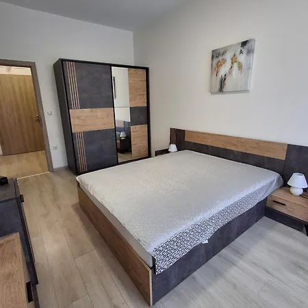 Summertime In South Bay Apartment *