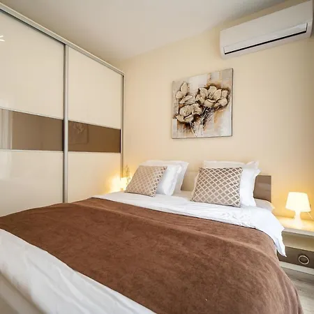 Daire Summertime In South Bay *