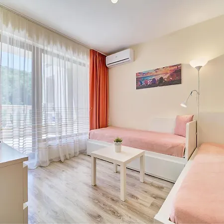 Daire Summertime In South Bay