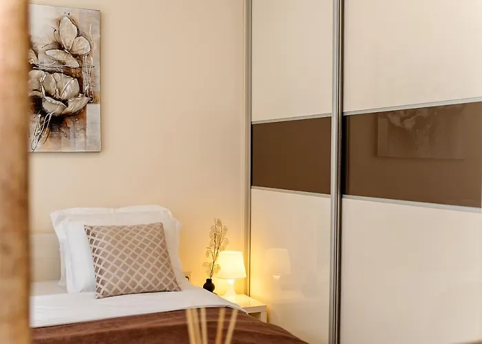 Summertime In South Bay アパート ヴァルナ