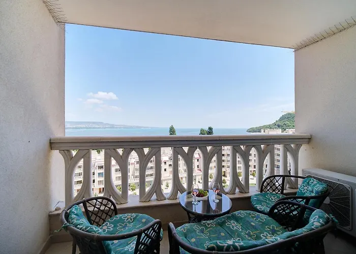 Summertime In South Bay ヴァルナ